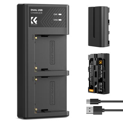K&F Concept 2-pak NP-F550 batteri- og opladersæt Kompatibel med Sony NP-F550, F570, F750, F770, F930, F950, F960, F970 Batterier, LED-lys, skærme og kameraskydere