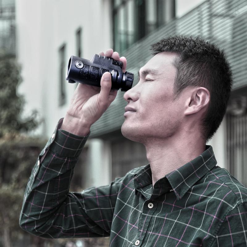 Definición de monocular 10x24